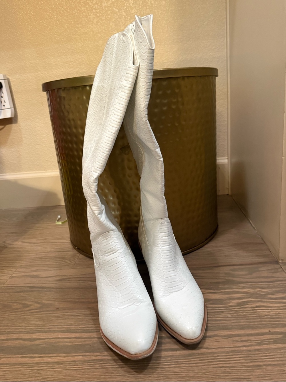 Pierre Dumas - White Faux-Snakeskin Knee-High Boots - Women